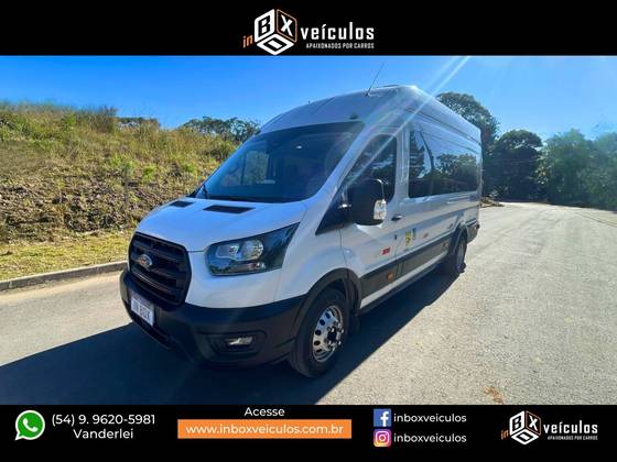 FORD TRANSIT 2.0 ECOBLUE DIESEL MINIBUS 17+1 460E MANUAL